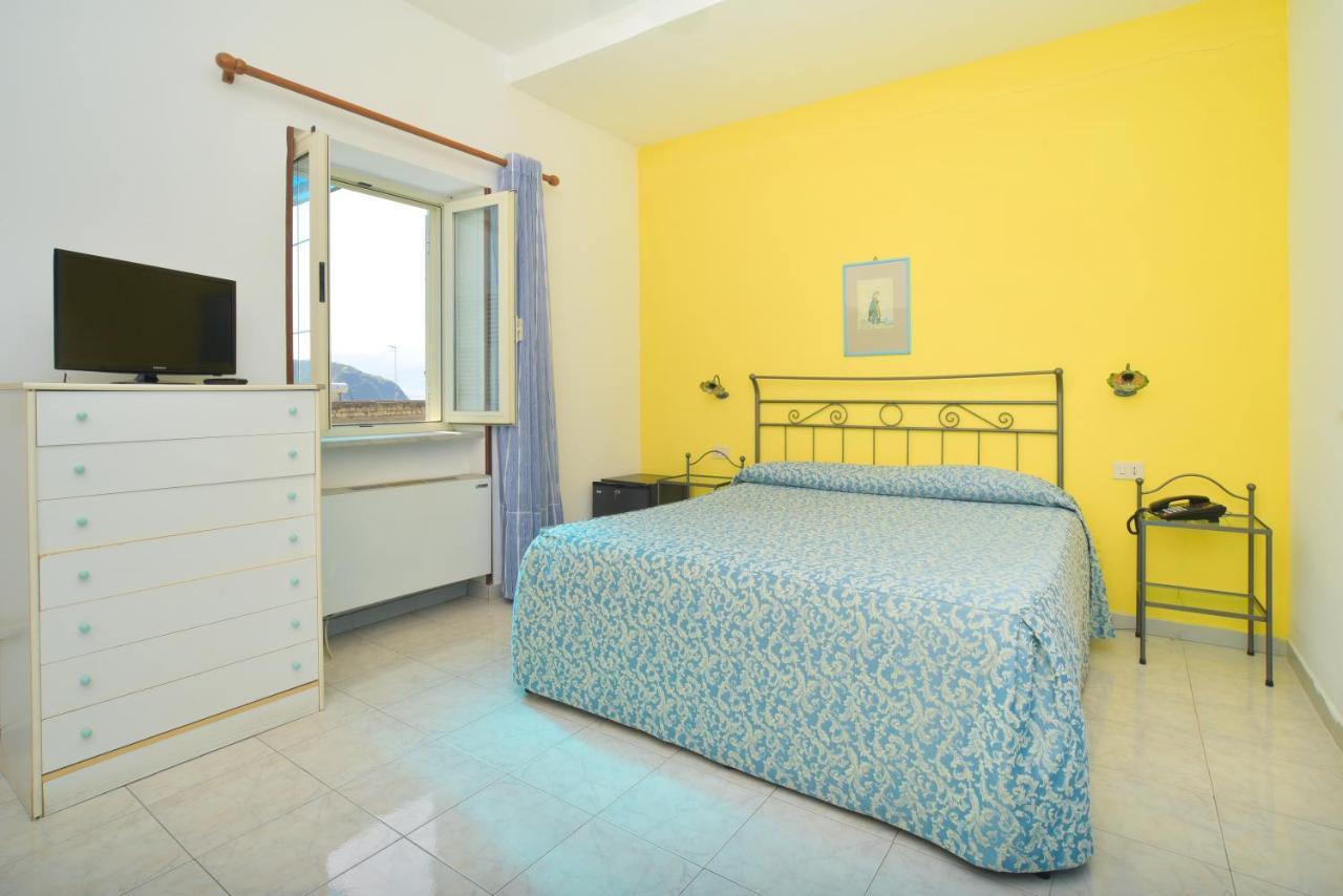 Hotel Celeste Procida Eksteriør bilde