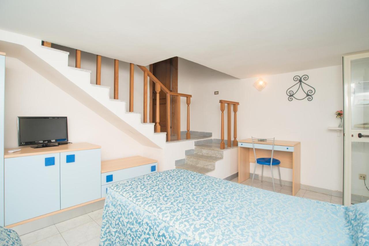 Hotel Celeste Procida Eksteriør bilde