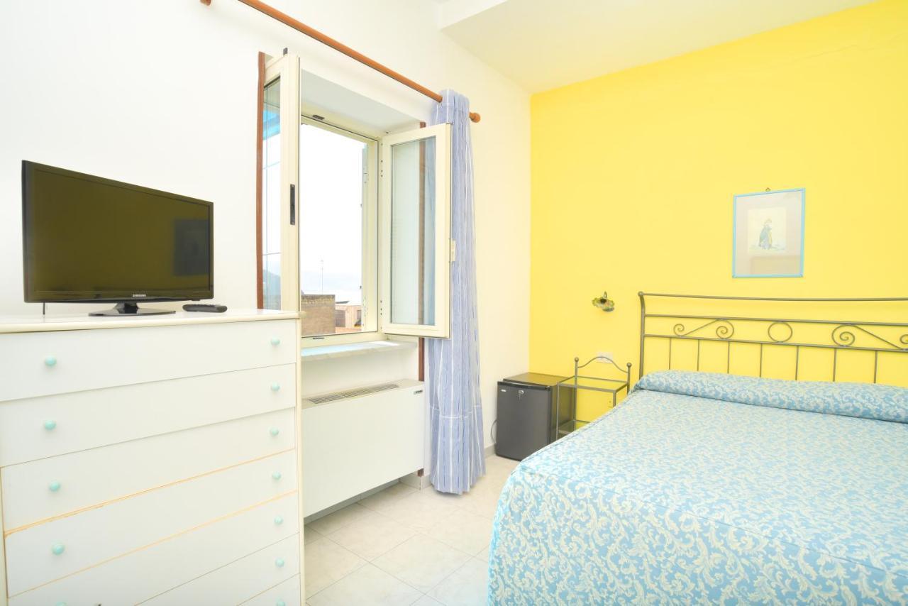 Hotel Celeste Procida Eksteriør bilde