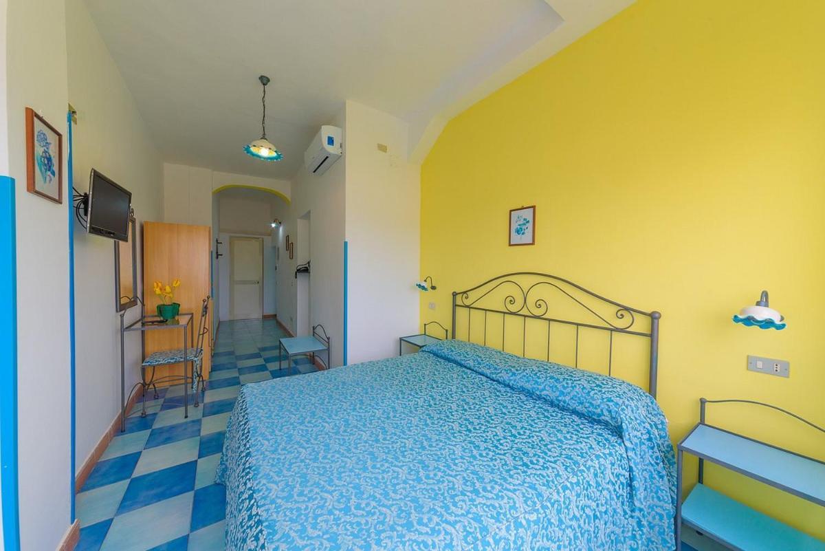 Hotel Celeste Procida Eksteriør bilde